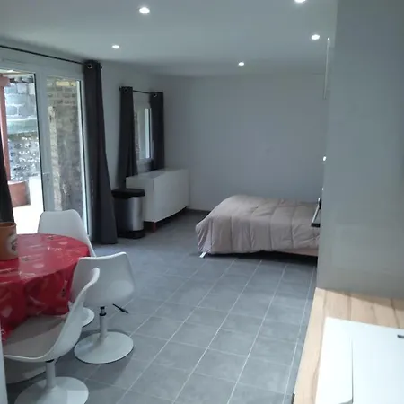 Meuble Avec Cour Apartmán