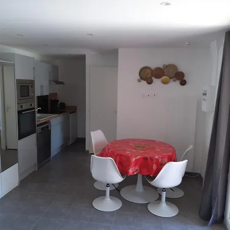 Meublé Avec Cour Appartement